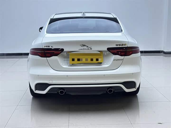 Zdjęcie 9 - Jaguar XE L
