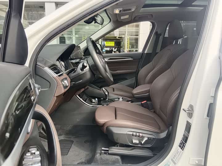 Zdjęcie 9 - BMW X1