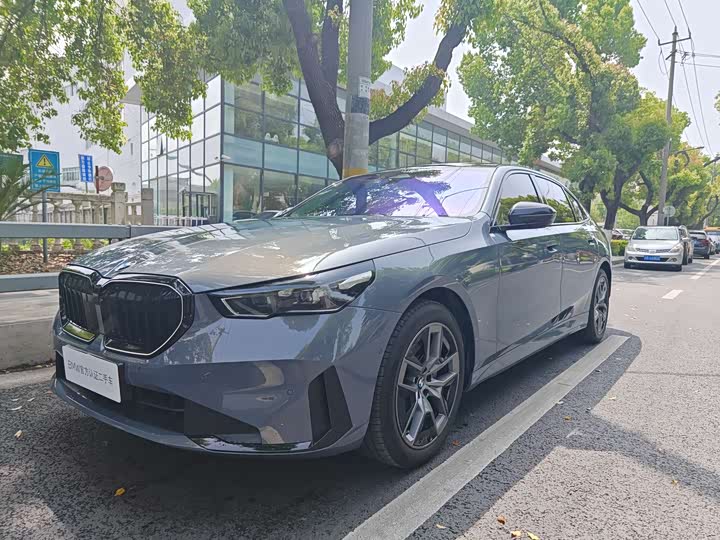 Zdjęcie 1 - BMW 5 Series