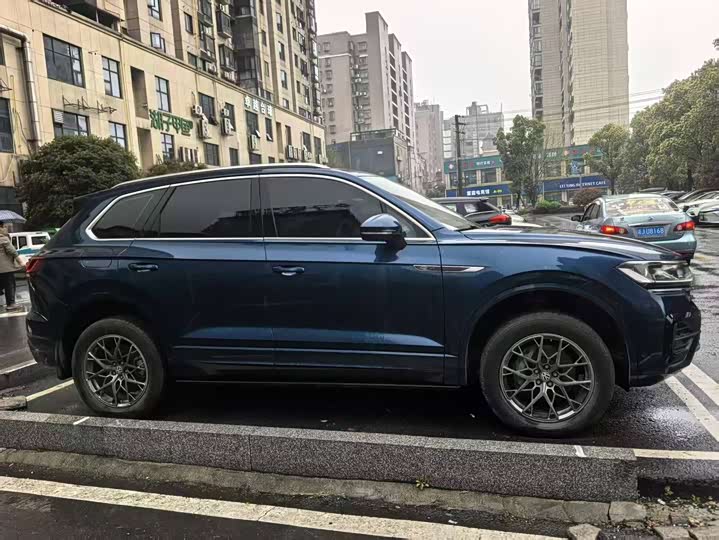 Volkswagen Touareg 2022 2022款 2.0TSI 锐尚版