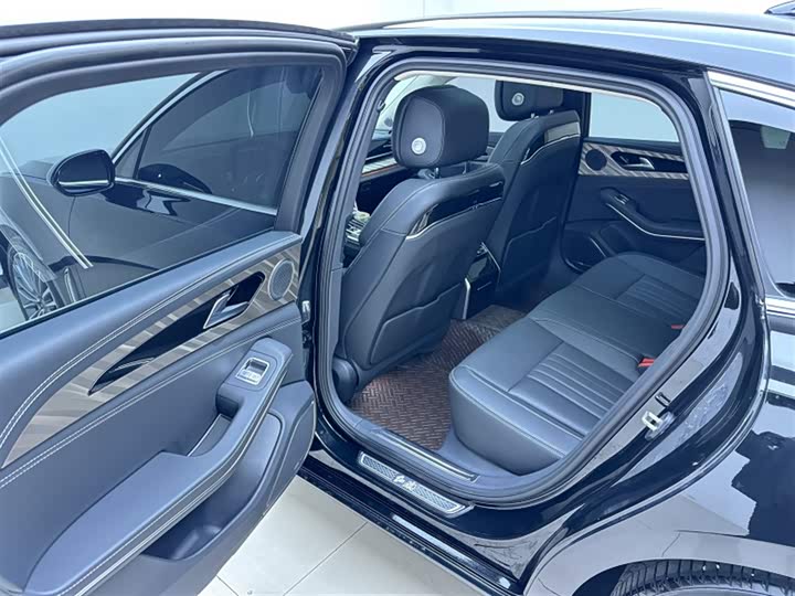 Фото 8 - Hongqi H9