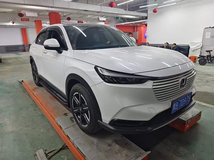 Фото 2 - Honda Vezel