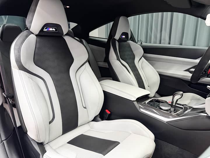 BMW M4 2024 2024款 M4双门轿跑车 雷霆版