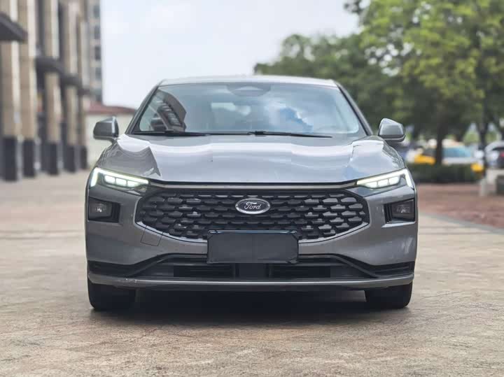 Ford Mondeo 2025 2025款 2.0T EcoBoost 豪华型