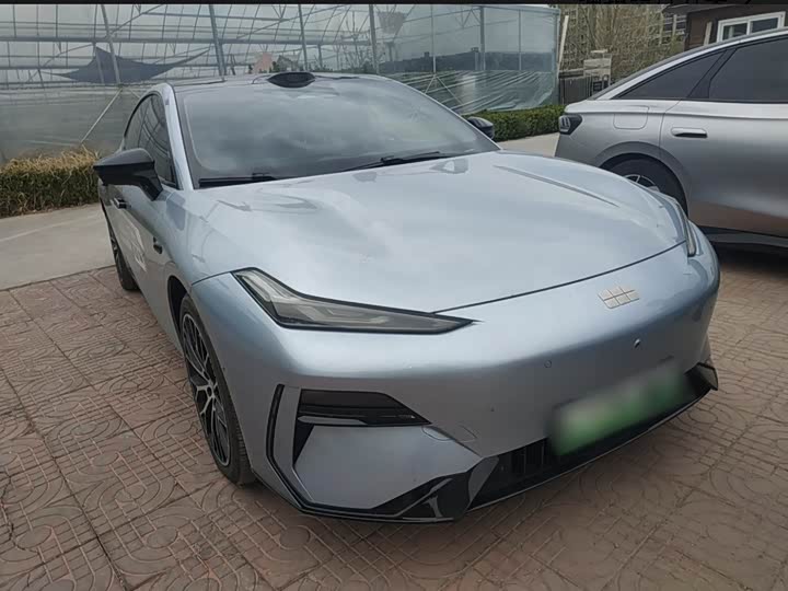 Geely Galaxy E8 2025 2025款 620km 四驱星舰激光雷达智驾版