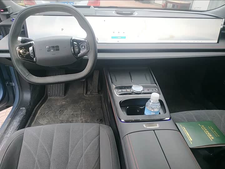 Geely Galaxy E8 2025 2025款 620km 四驱星舰激光雷达智驾版