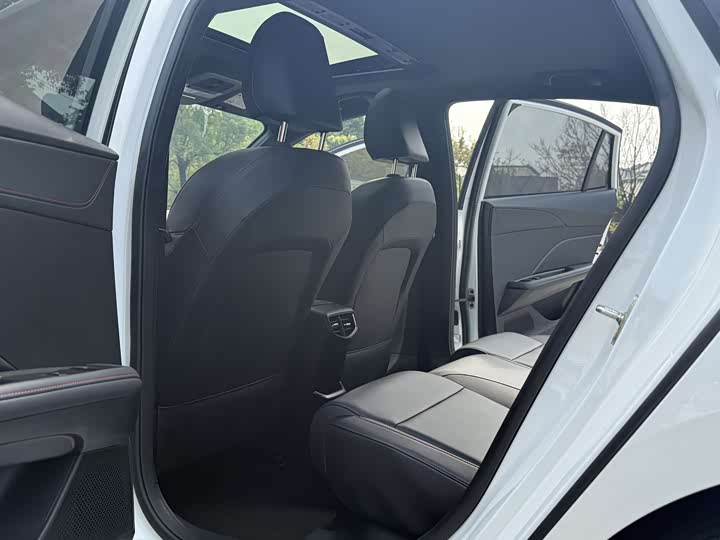 MG Motor 5 2025 2025款 300TGI 全球旗舰版