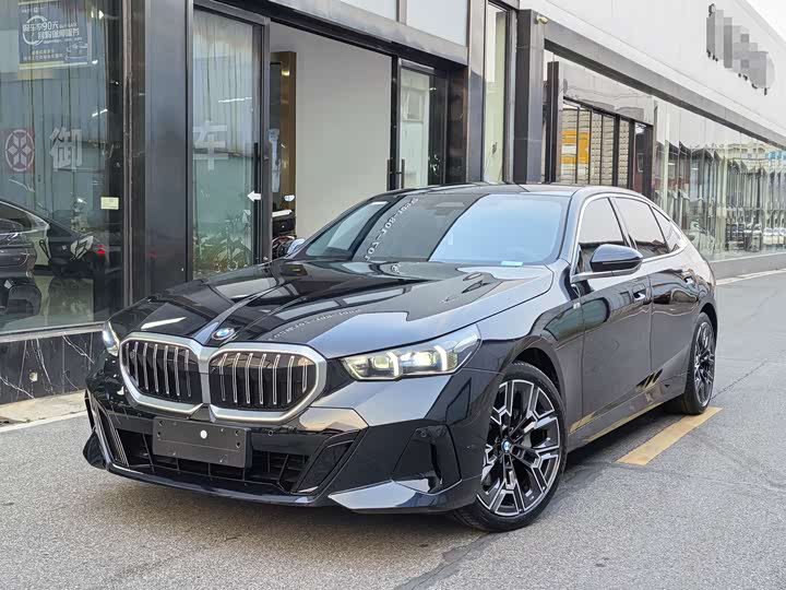 Фото 1 - BMW 5 Series