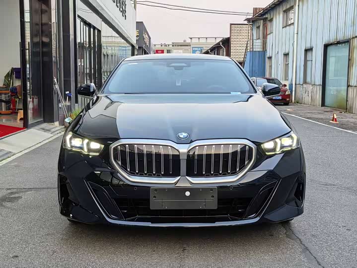 Фото 2 - BMW 5 Series
