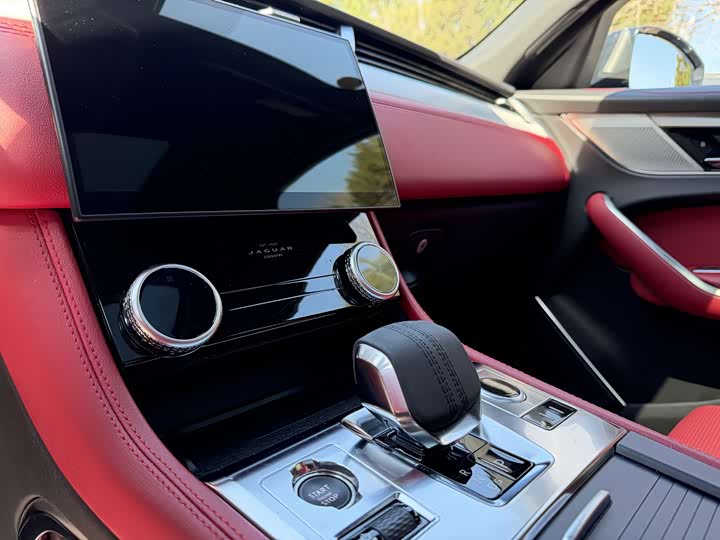 Jaguar F-Pace 2024 2024款 P250 R-Dynamic SE
