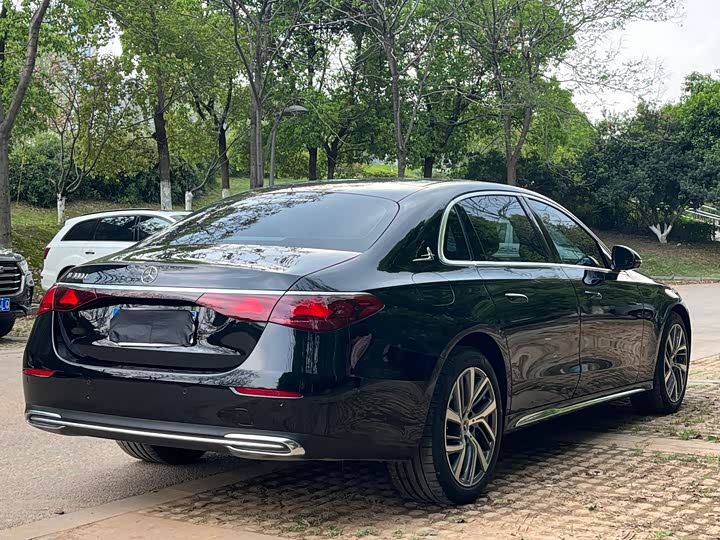 Zdjęcie 7 - Mercedes-Benz E-Class
