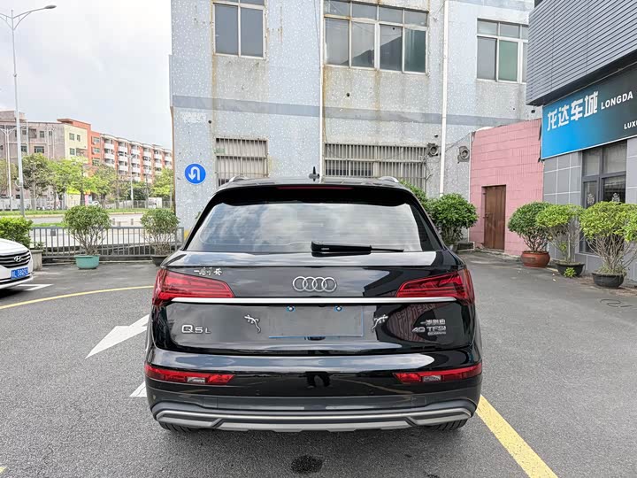 Фото 5 - Audi Q5L