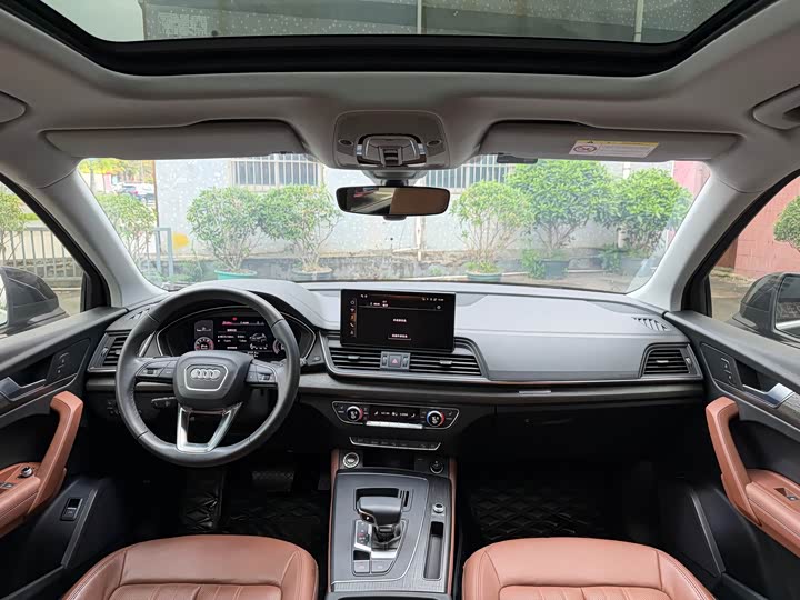 Фото 8 - Audi Q5L