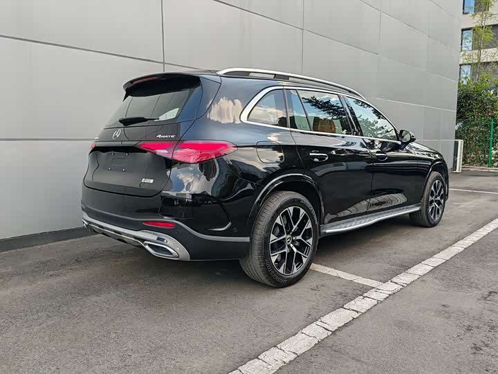 2025 Mercedes-Benz GLC-Class Hybrid
