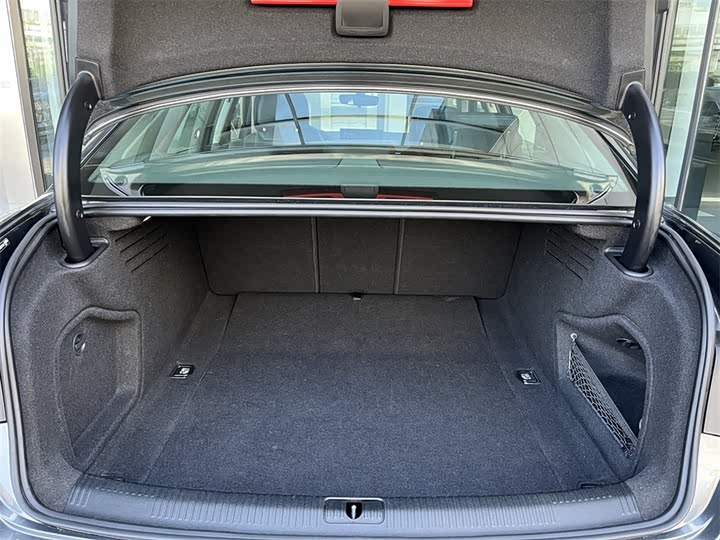 Zdjęcie 9 - Audi A4L