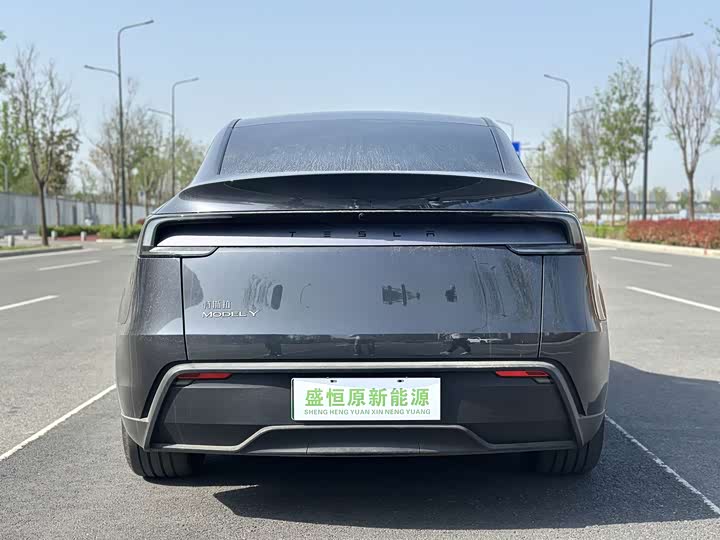 Photo 5 - Tesla Model Y