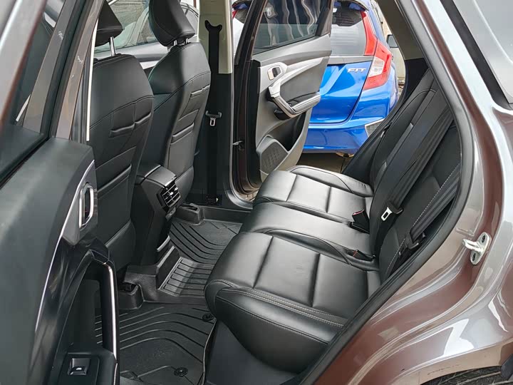 MG Motor One 2022 2022款 α-数智运动系列 1.5T 初创版