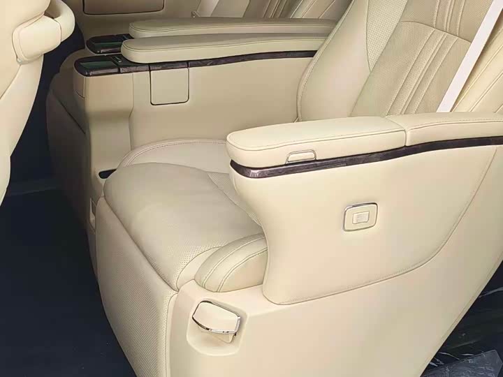 Toyota Alphard 2021 2021款 双擎 2.5L 尊贵版