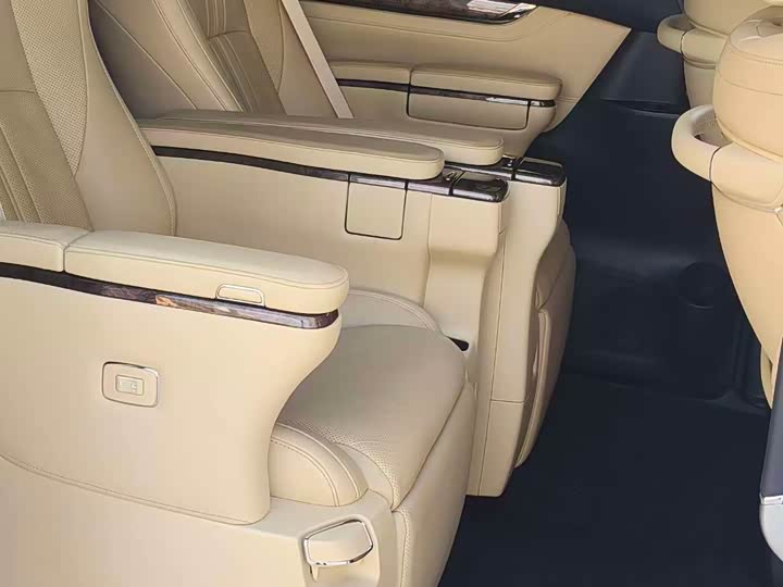 Toyota Alphard 2021 2021款 双擎 2.5L 尊贵版