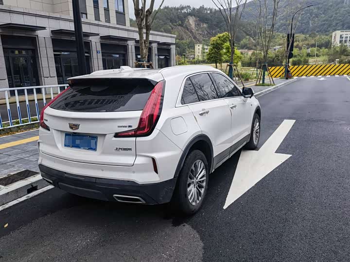 Cadillac XT4 2024 2024款 28T 两驱豪华型
