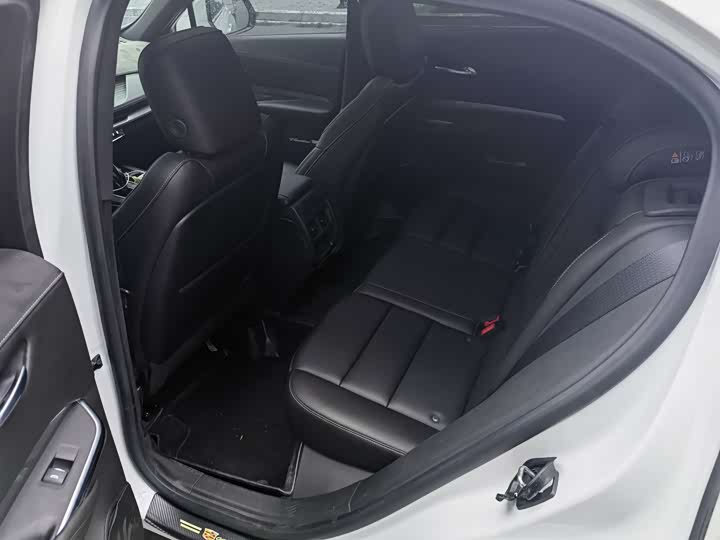 Cadillac XT4 2024 2024款 28T 两驱豪华型