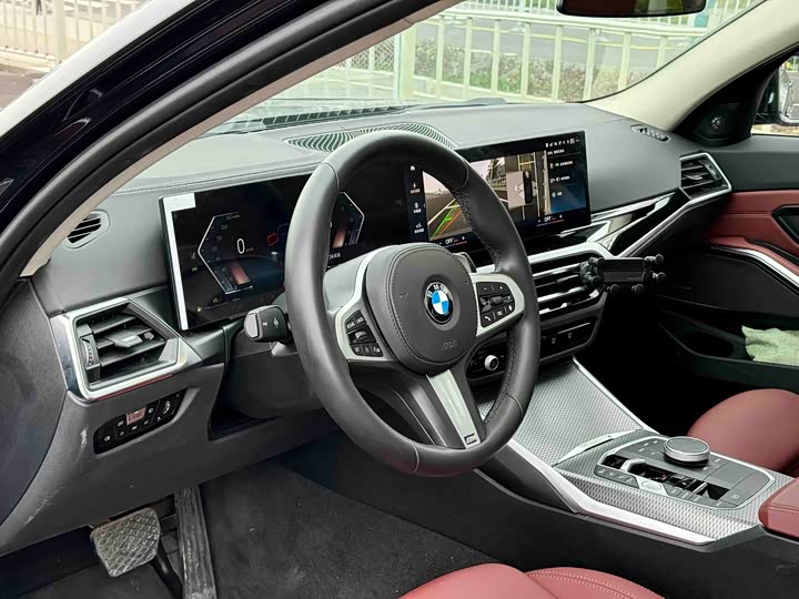 Photo 3 - BMW 3 Series