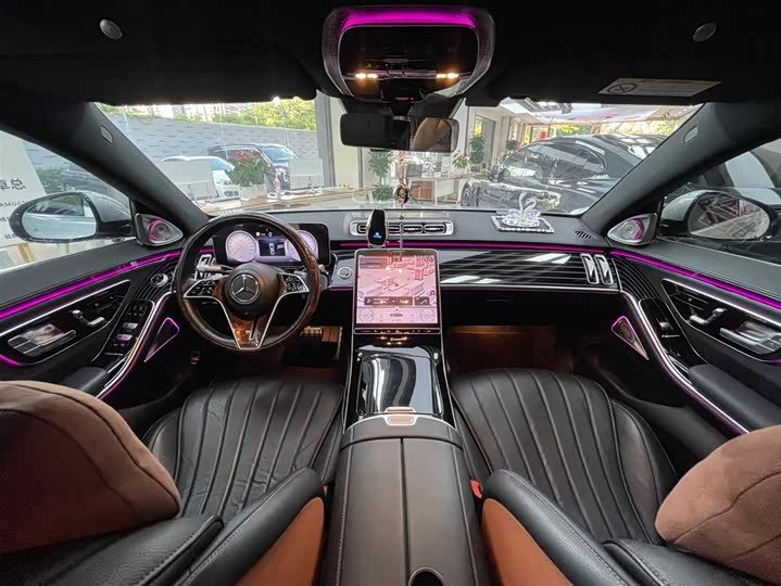 Фото 8 - Mercedes-Benz S-Class