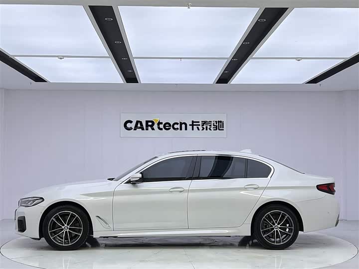 Фото 8 - BMW 5 Series