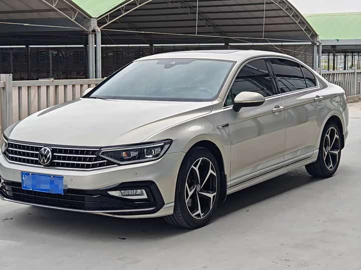 Фото 1 - Volkswagen Magotan