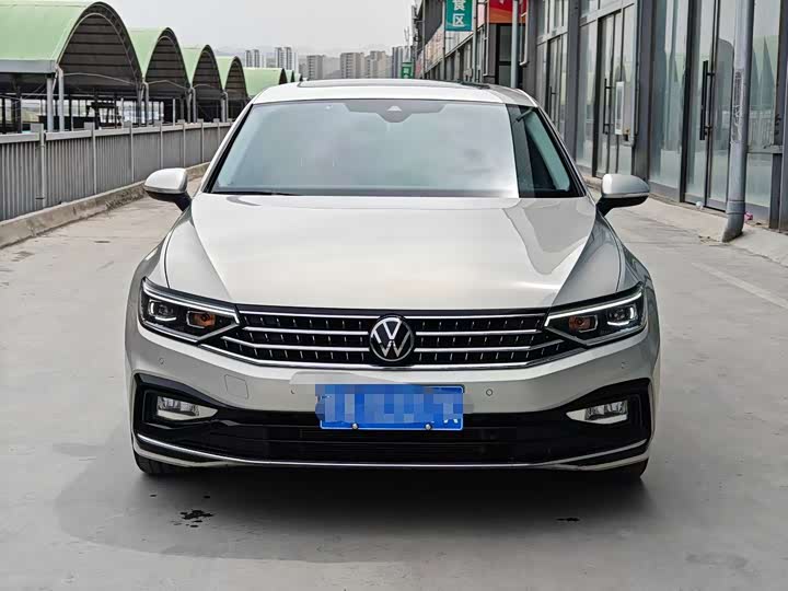Фото 2 - Volkswagen Magotan