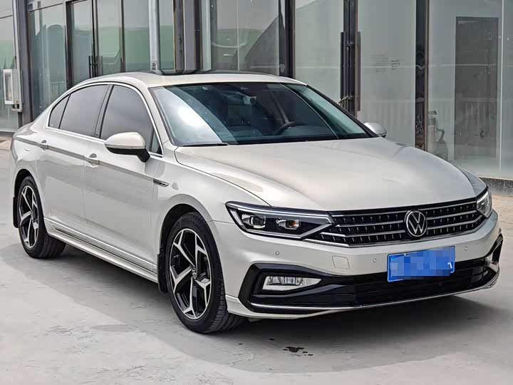 Фото 3 - Volkswagen Magotan