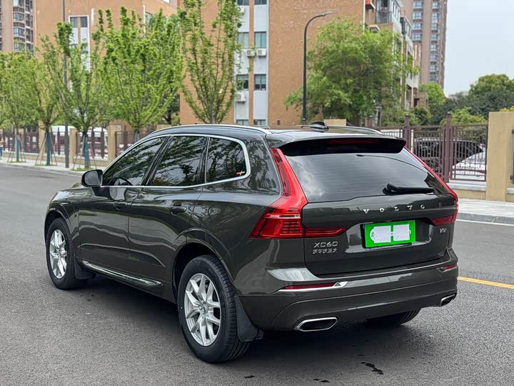 Фото 4 - Volvo XC60