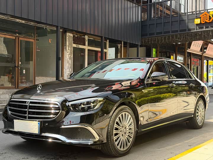 صورة 1 - Mercedes-Benz E-Class