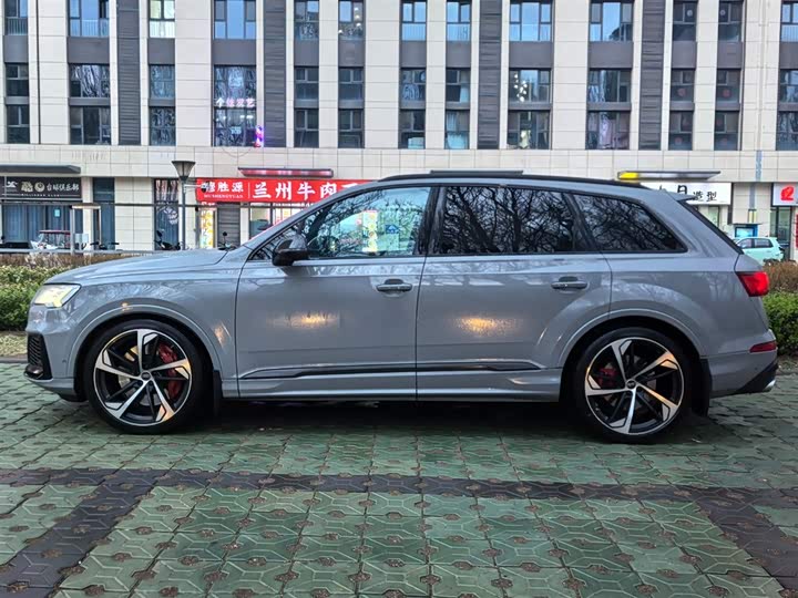 Audi SQ7 2024 2024款 4.0 TFSI 暗夜骑士版