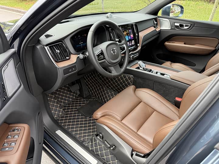 Фото 7 - Volvo XC60 Hybrid