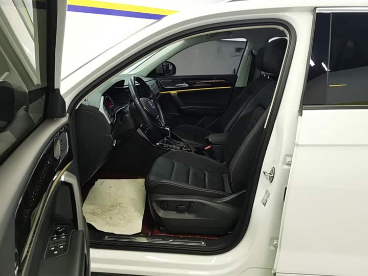 Volkswagen Tayron 2020 2020款 330TSI 两驱豪华智联版