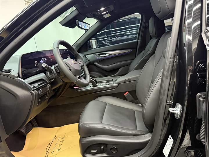 Cadillac CT5 2025 2025款 28T 赛道性能版