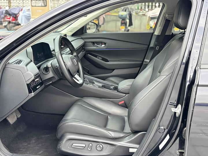 Фото 4 - Honda Accord Hybrid