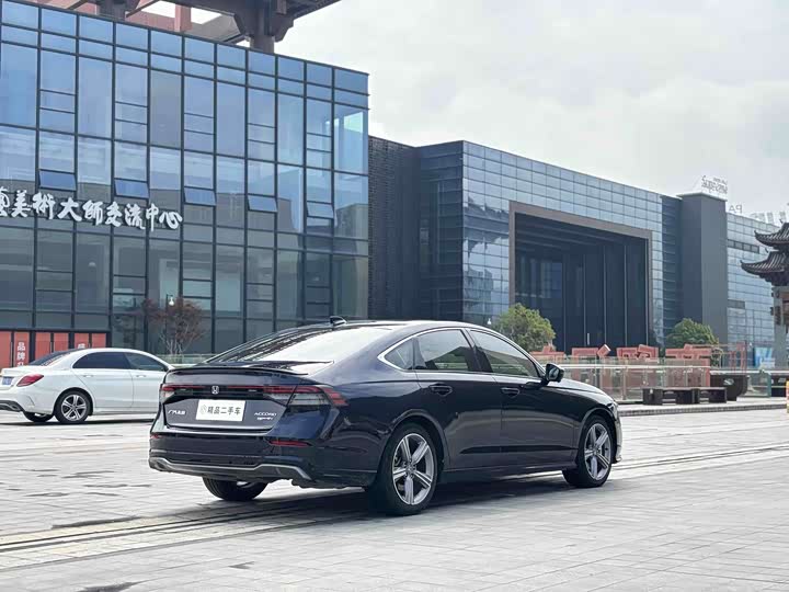 Фото 9 - Honda Accord Hybrid