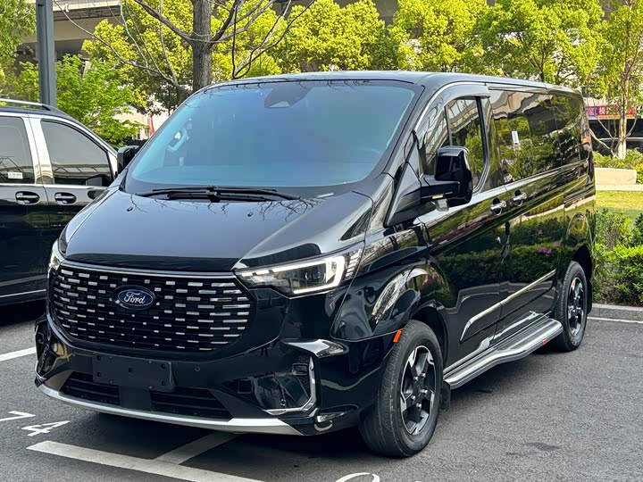 2023 Ford Tourneo