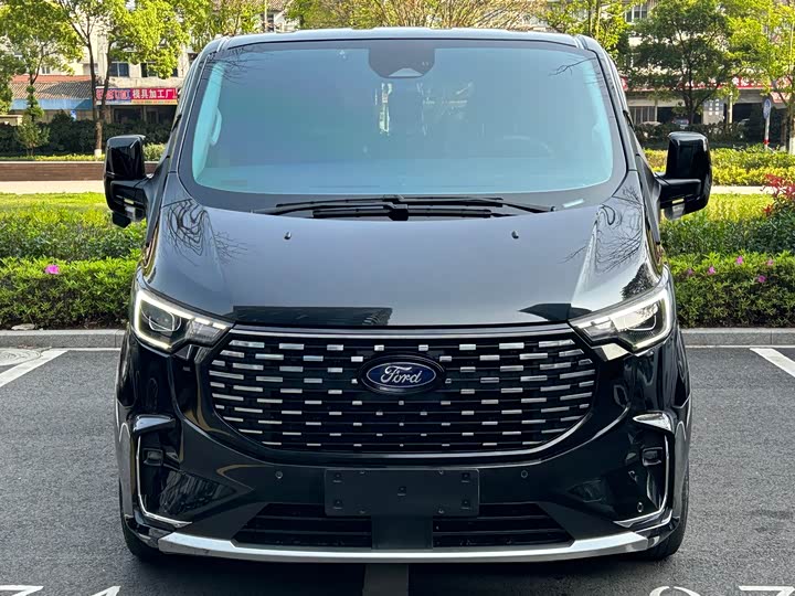 2023 Ford Tourneo