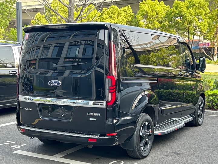 Ford Tourneo 2023 2023款 2.0T 自动致尊版