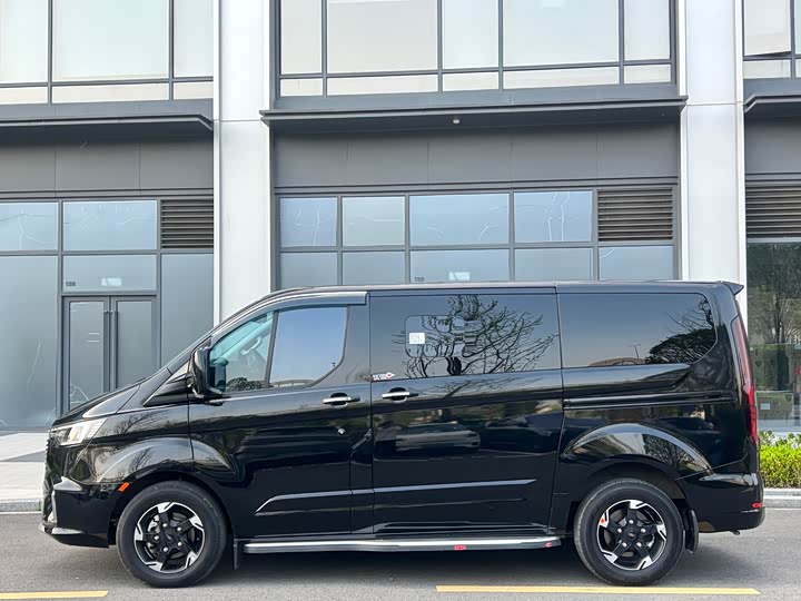 Ford Tourneo 2023 2023款 2.0T 自动致尊版