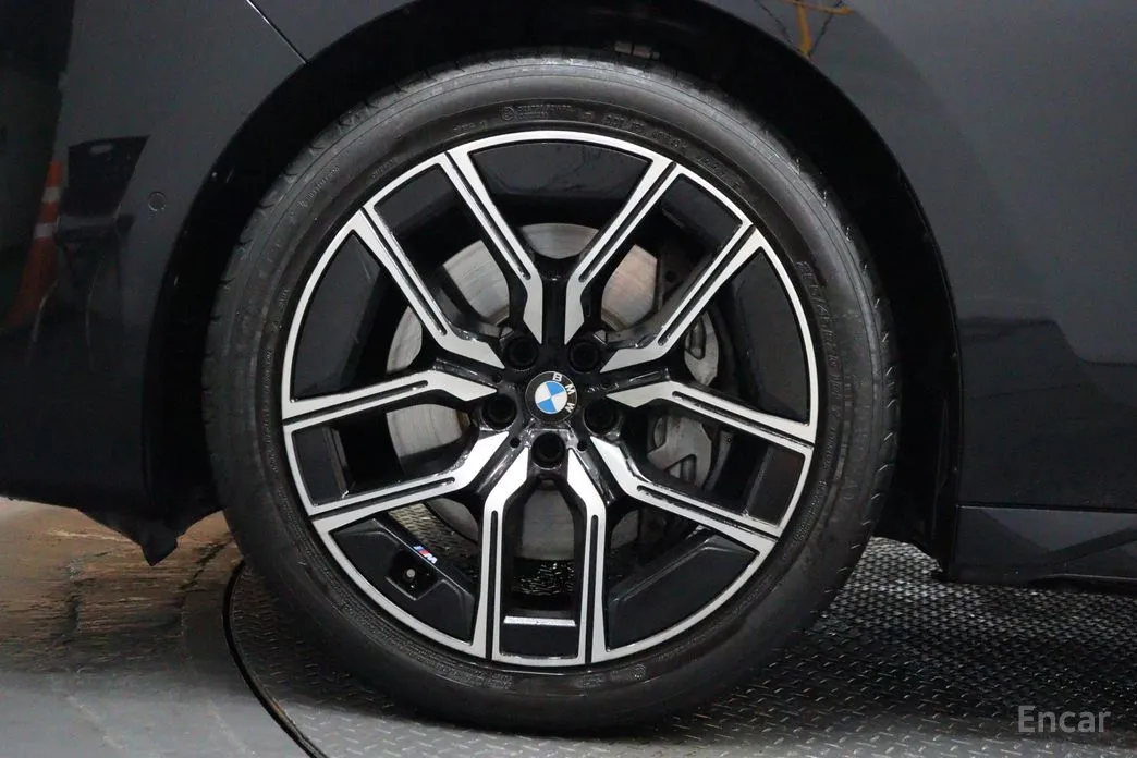 BMW 7 Series 2022 740i xDrive M Sport