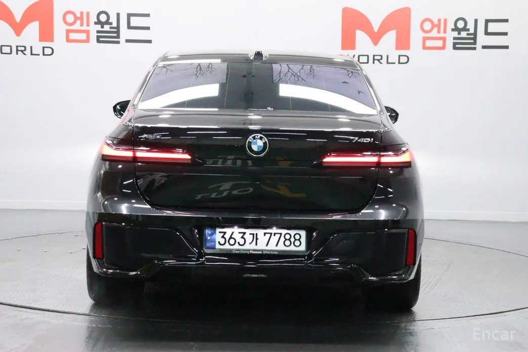 BMW 7 Series 2022 740i xDrive M Sport