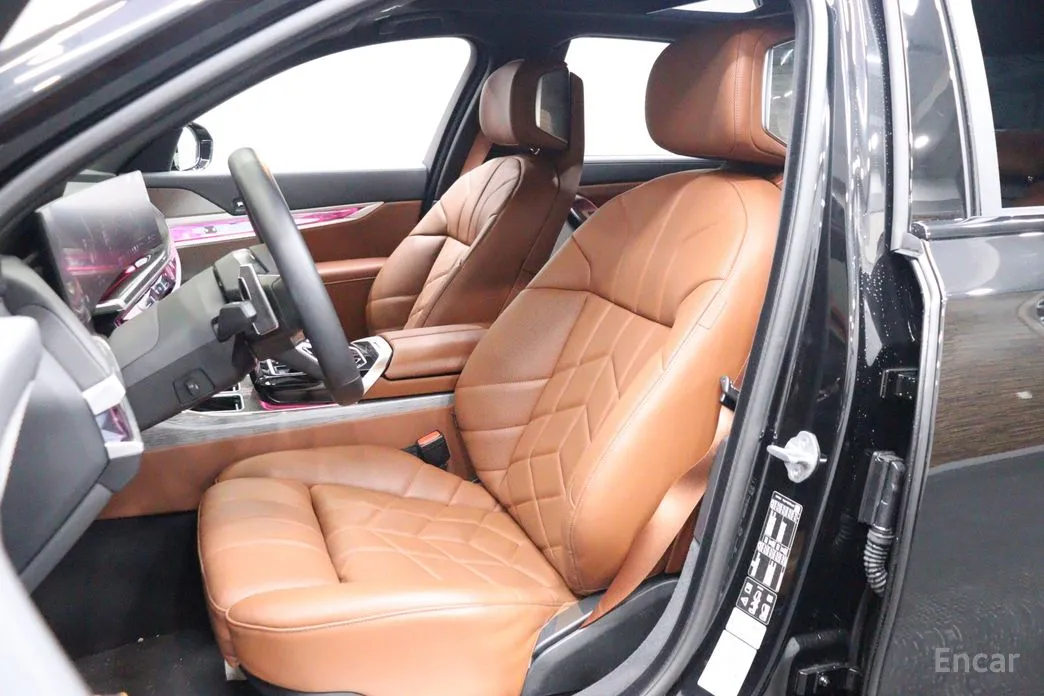 BMW 7 Series 2022 740i xDrive M Sport