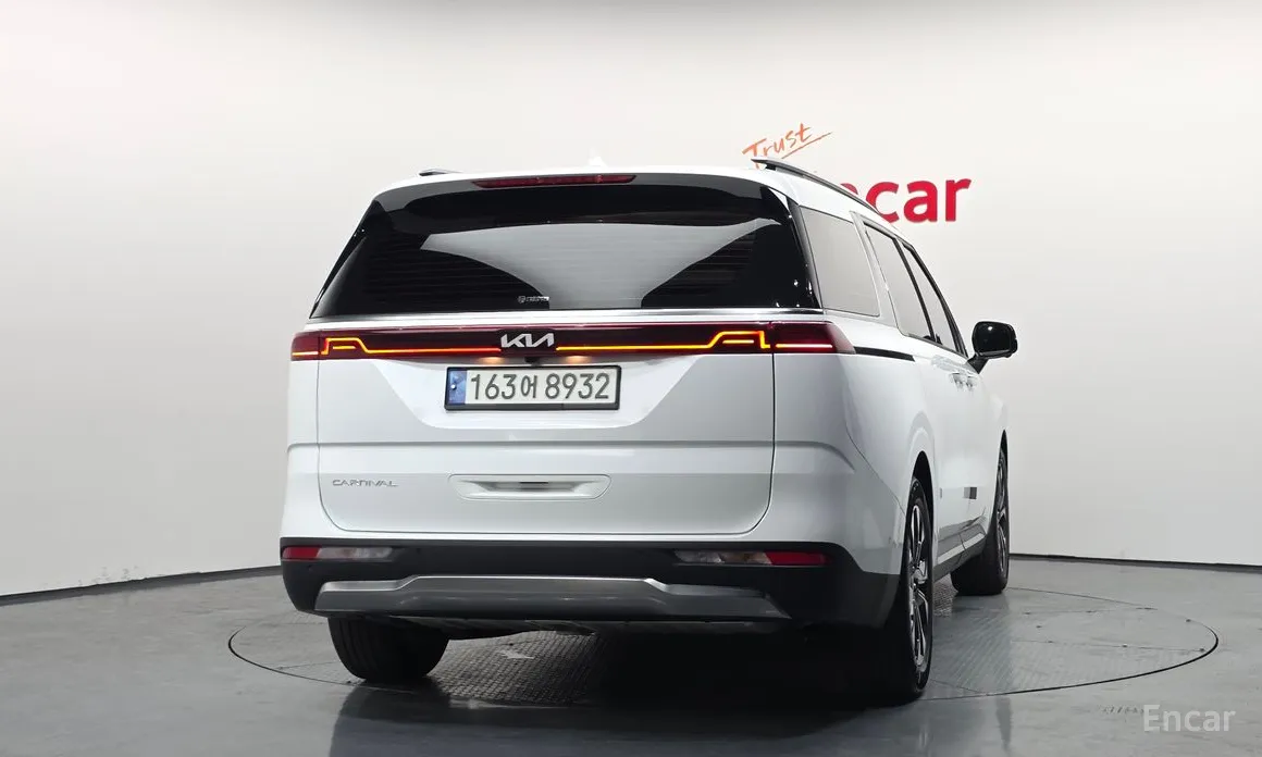 Фото 4 - Kia Carnival