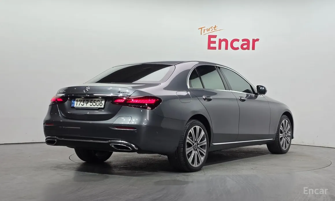 Фото 2 - Mercedes-Benz E-Class