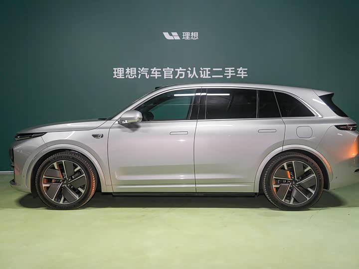 2025 LiXiang L7