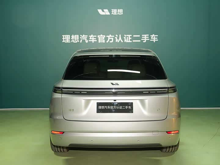 2025 LiXiang L7